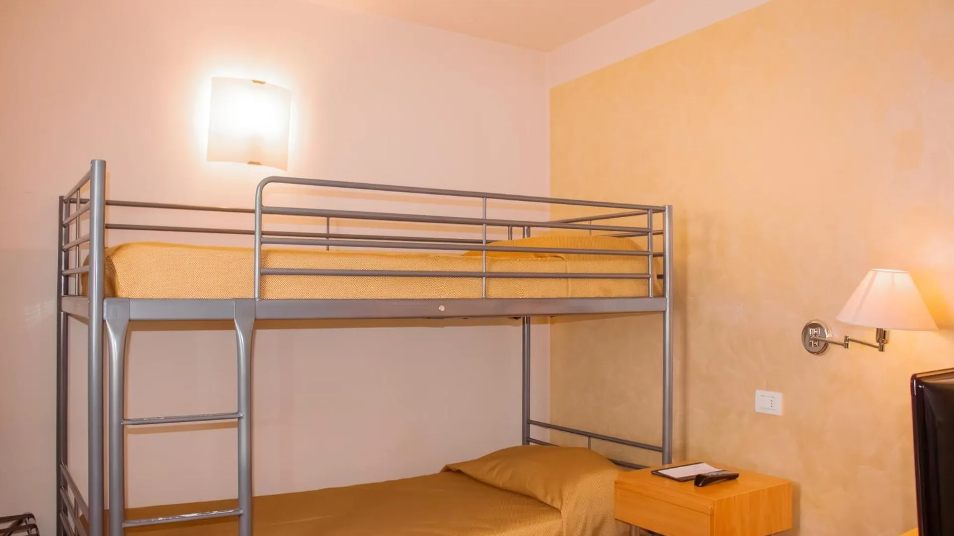 Dependance Silvestro Hotel Garda  Garda (Verona)