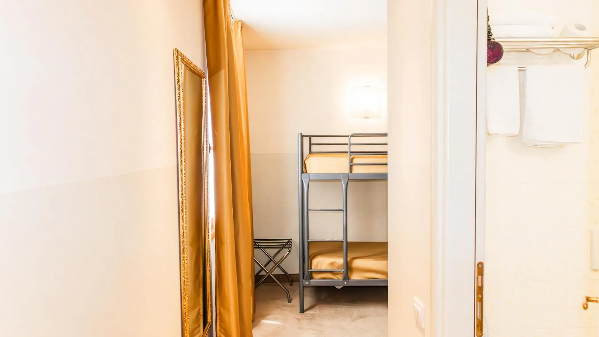 ***  Hotel Dependance Silvestro Garda  Italy