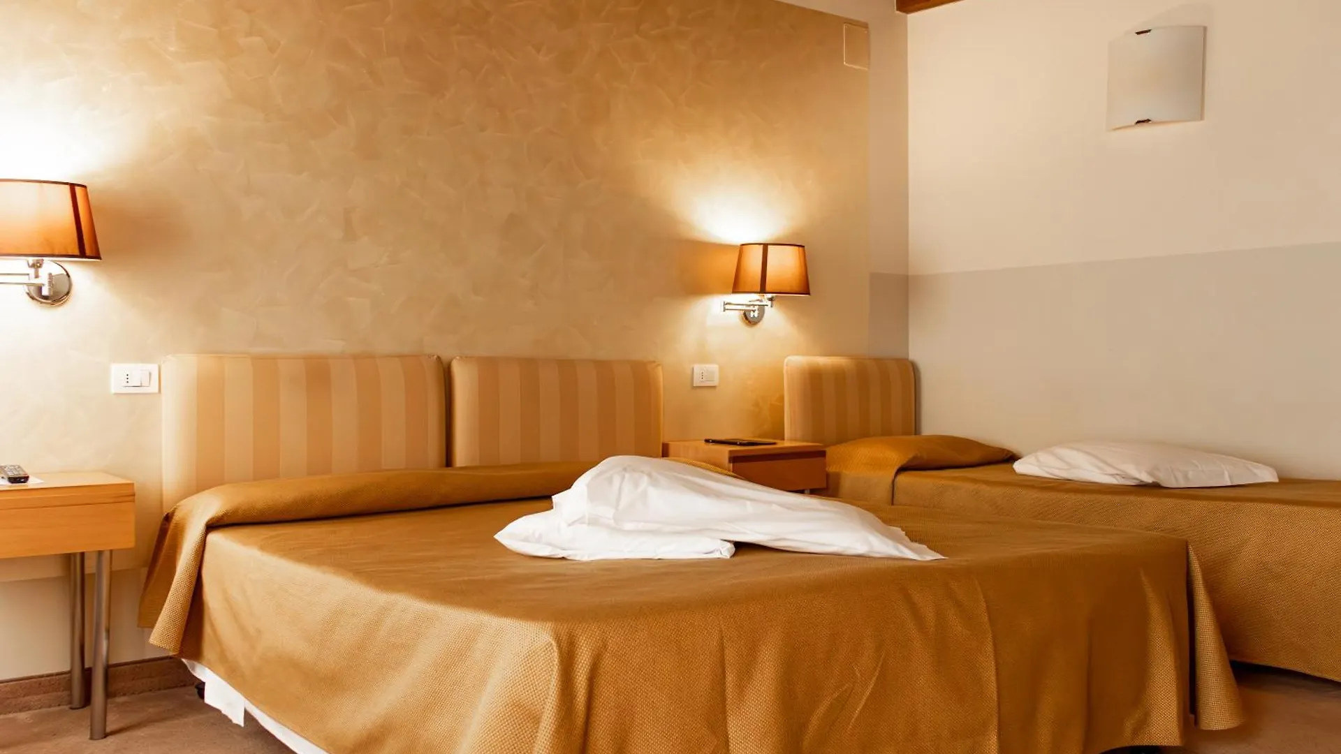***  Hotel Dependance Silvestro Garda  Italy