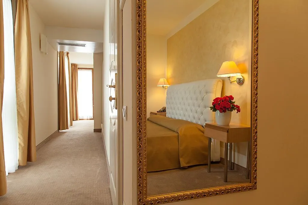 Hotel Dependance Silvestro Garda  Garda (Verona)